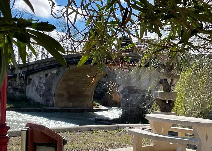 Pour 2 Personnes Proche Canal Du Midi - En Minervois